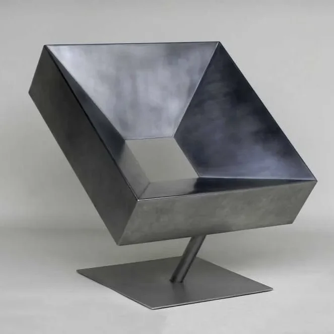 Cadre Chair